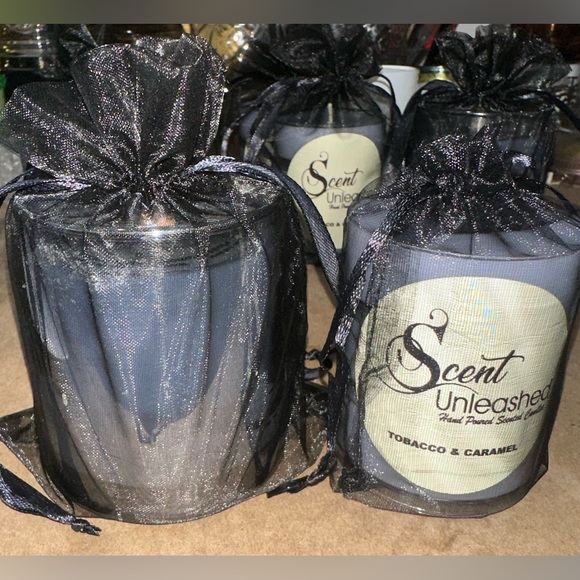 *NEW* TOBACCO CARAMEL. SCENT UNLEASHED LUXURY HAND POURED SCENTED CANDLES! - Picture 2 of 8